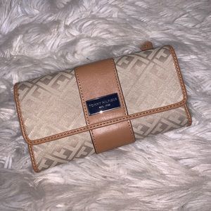 !! 2 FOR 20!! Tommy Hilfiger Trifold Wallet